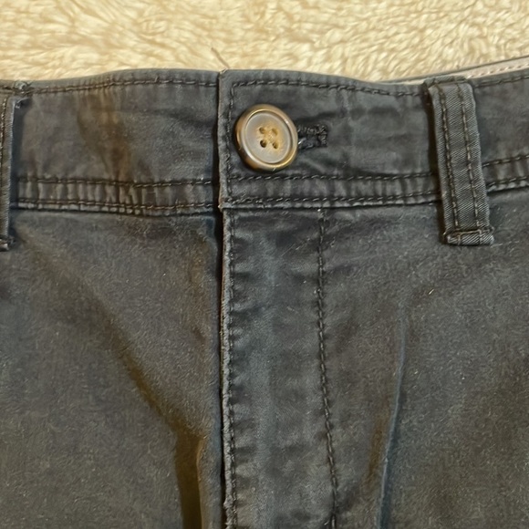 Old Navy Favorite Khaki‎ Black Shorts - Picture 2 of 5